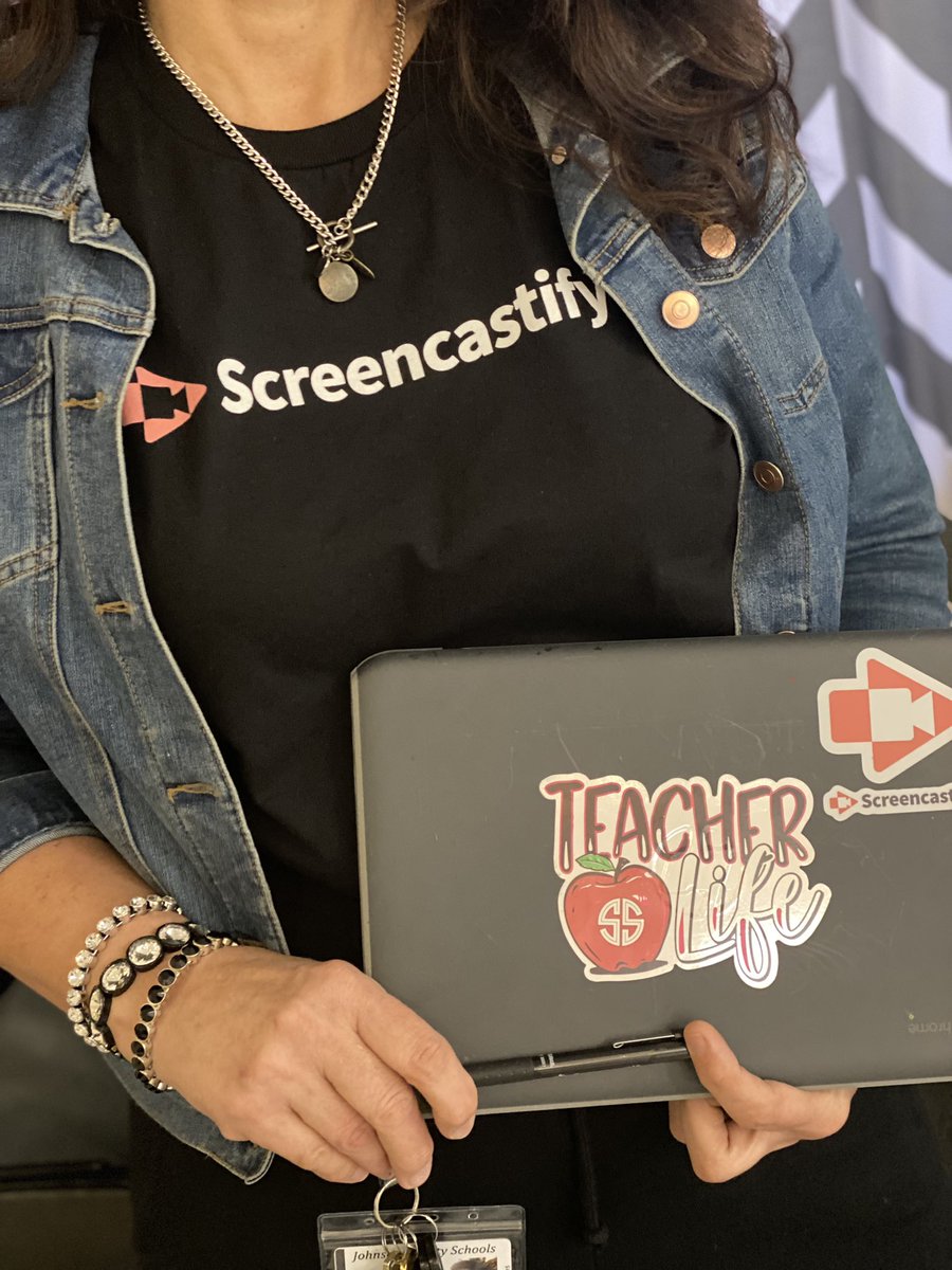 BayesMarcia's tweet photo. Thank you @Screencastify for the amazing opportunity you have given me to be a part of the @modernclassproj cohort.  The sweet surprise gift of this amazing t-shirt, stickers for my chrome book and pens were an added bonus. 💗 https://t.co/g8kTvyGQSF