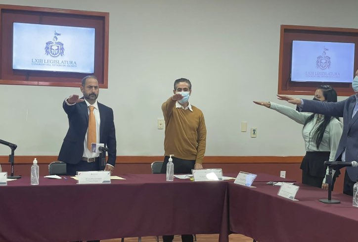 oscar_jalisco's tweet photo. Hace unos días en la instalación de  la Comisión para de Desarrollo Productivo Regional, en en @LegislativoJal donde me llevo el encargo como secretario, detonar  el desarrollo todos los sectores de #Jalisco de #Tlaquepaque y sobretodo del #Distrito16 https://t.co/bOq1QFsjuZ