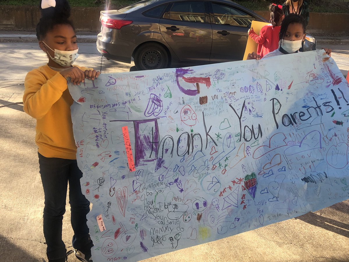 HARLLEEDISD's tweet photo. We ❤️our Hawk Families! #NationalParentalInvolvementDay https://t.co/lcNYNwc2J2