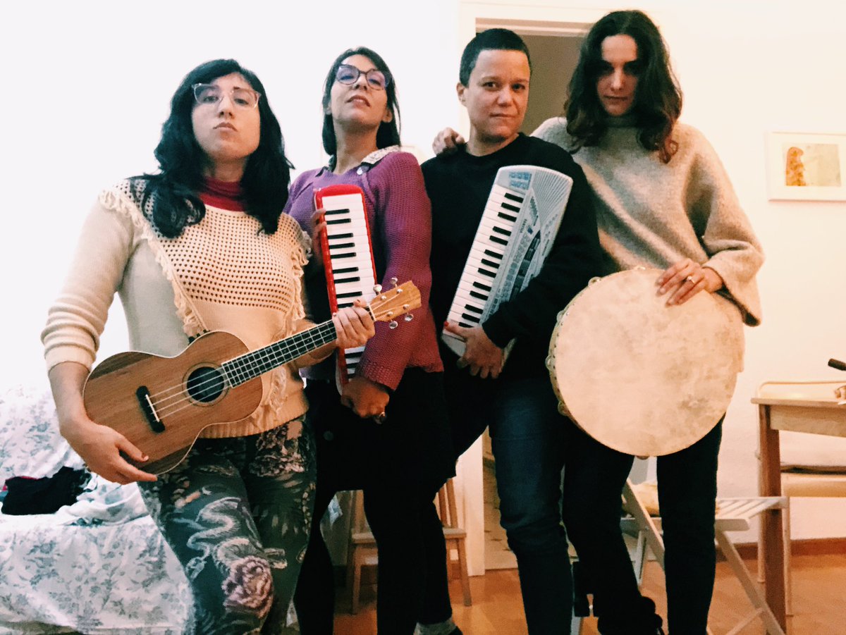 Hermanas del Desorden + @blancahaddad 🔥🫀🔥
Jueves 25 noviembre a las 9 en @casalbprospe recital poético expandido en el marco del día contra la violencia de género.
Os esperamos. Entrada gratuita. No se reserva, venid puntuales ⭐️
#poesía #barcelona #poetasbarcelona #desorden