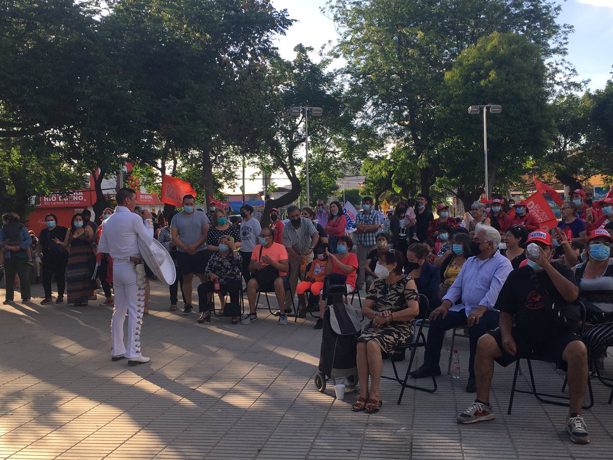 boris_barrera's tweet photo. Con mucha alegría y gran participación realizamos a esta hora nuestro acto de cierre de campaña #borisbarreraeldiputadodelpueblo
#distrito9
#AR112
#apruebodignidad
#boricpresidente
#renca #recoleta #cerronavia #quintanormal #loprado #conchali #independencia #huechuraba https://t.co/580yH0oxsW