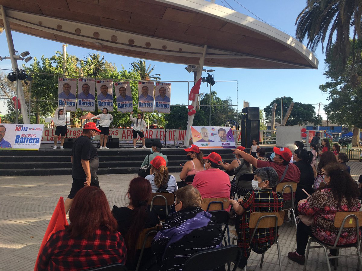 boris_barrera's tweet photo. Con mucha alegría y gran participación realizamos a esta hora nuestro acto de cierre de campaña #borisbarreraeldiputadodelpueblo
#distrito9
#AR112
#apruebodignidad
#boricpresidente
#renca #recoleta #cerronavia #quintanormal #loprado #conchali #independencia #huechuraba https://t.co/580yH0oxsW