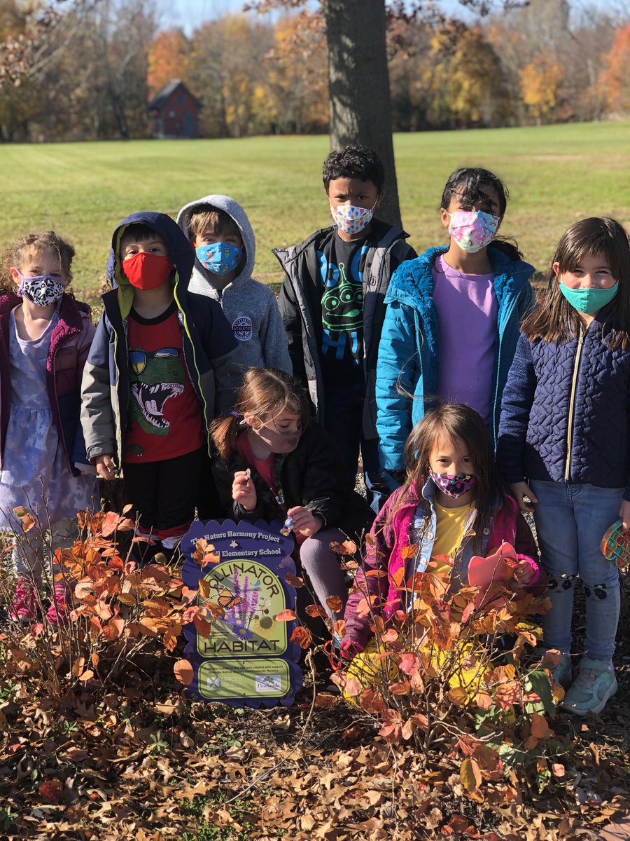 Look at these fun Nature Lovers enjoying the 🍁fall colors in the Infinity peace garden!🍂Thanks ⁦<a href="/FoHVOS/">FoHVOS</a>⁩! Thanks ⁦<a href="/HVEFtweets/">HVEF</a>⁩ ! ⁦<a href="/HESVerticalFarm/">Hopewell Elementary Vertical Farming Initiative</a>⁩ ⁦<a href="/HES_Principal/">David Friedrich</a>⁩ #NatureHarmonyProject