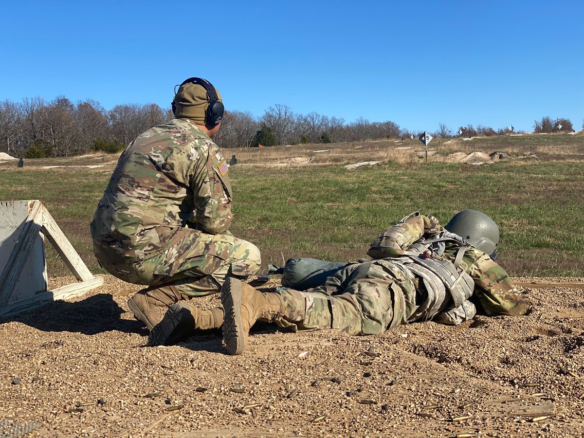 Charlie35th's tweet photo. Commandos have been working hard at the qualification range these past two weeks and achieved 100% qualification, with the new .40 qualification tables! https://t.co/7Vb92bTXOH