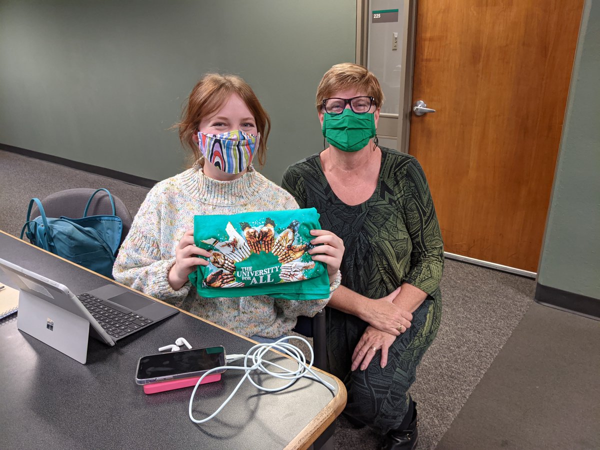 UNT_Libraries's tweet photo. Dean Dianne gave out some #maskswag recently at Willis Library! Thank you for keeping us safe and healthy by wearing your mask when you visit us on campus ๐ @UNTsocial https://t.co/p9cNomNsCt