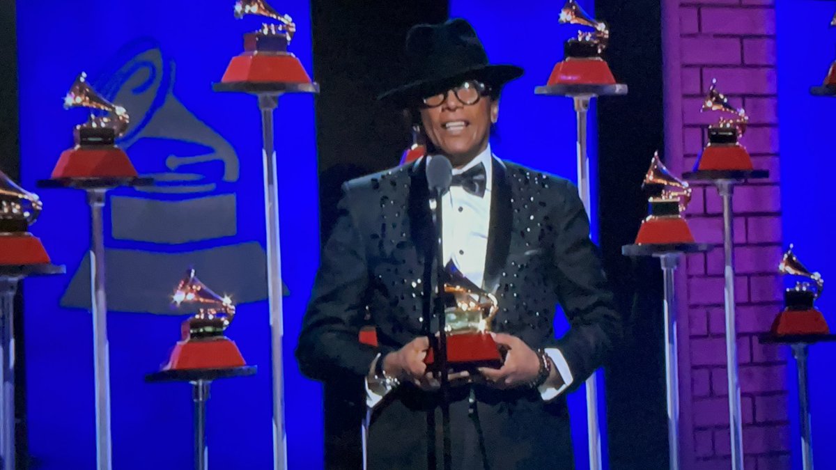 Lamaskeproduce's tweet photo. 🙏🏻 @SergioVargas15 gana @LatinGRAMMYs 👏 ¿Algún Problema? 🏆 https://t.co/DJzkud3vJP