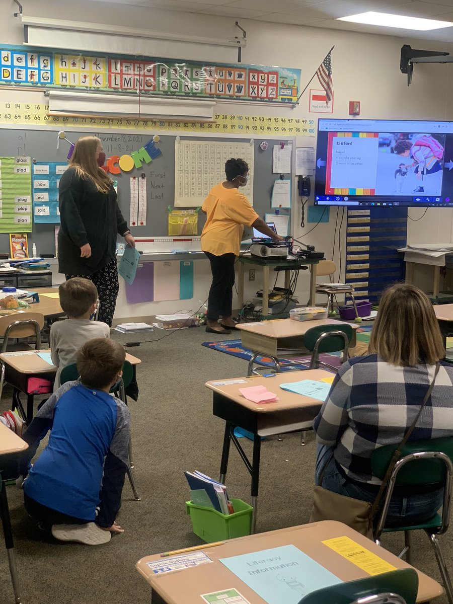 TimberDriveES's tweet photo. Fall Into Learning FamilyPACK night is off to a great start! From parents making math equations with variables to lots of shopping at the Book Fair, our families had a blast! #BeThePACKLeader @SEasternArea https://t.co/BrIjkJOE8d