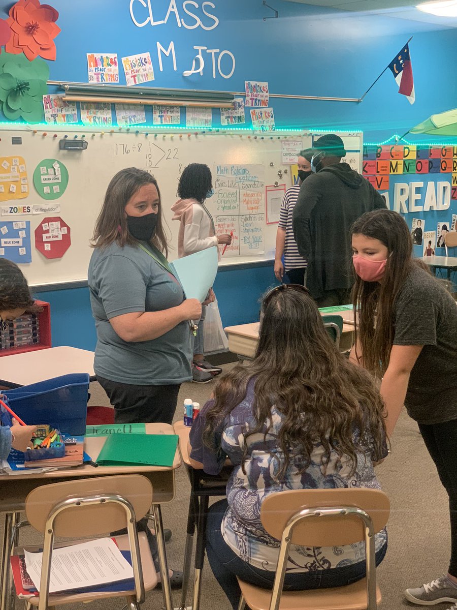 TimberDriveES's tweet photo. Fall Into Learning FamilyPACK night is off to a great start! From parents making math equations with variables to lots of shopping at the Book Fair, our families had a blast! #BeThePACKLeader @SEasternArea https://t.co/BrIjkJOE8d