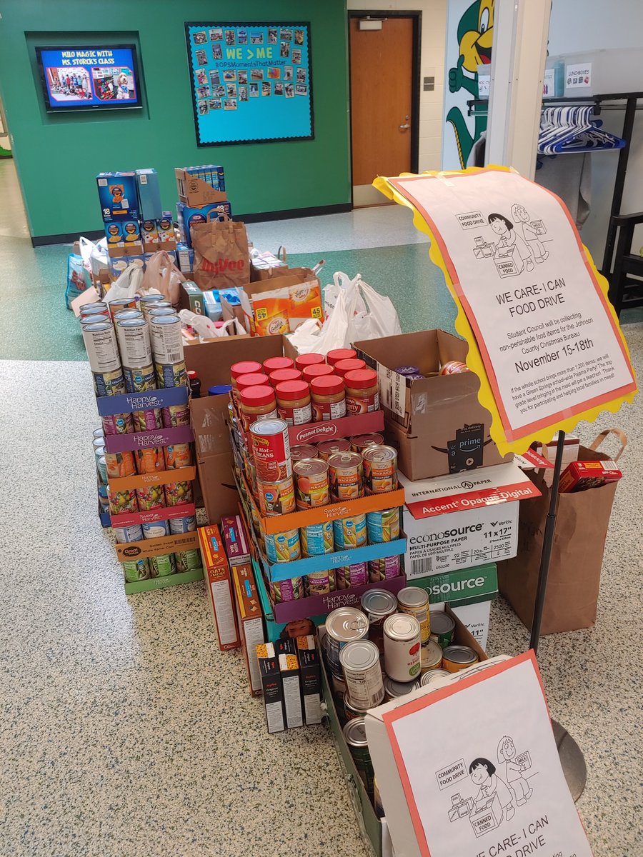 gsgators's tweet photo. Look how our mountain of food grew throughout the week!  Thanks to our GS Student Council and families, we were able to collect and donate 2,900 non-perishable food items to @JCCB_org! 💚🎉#opsmomentsthatmatter @davis_gators https://t.co/LYXnfsskfY