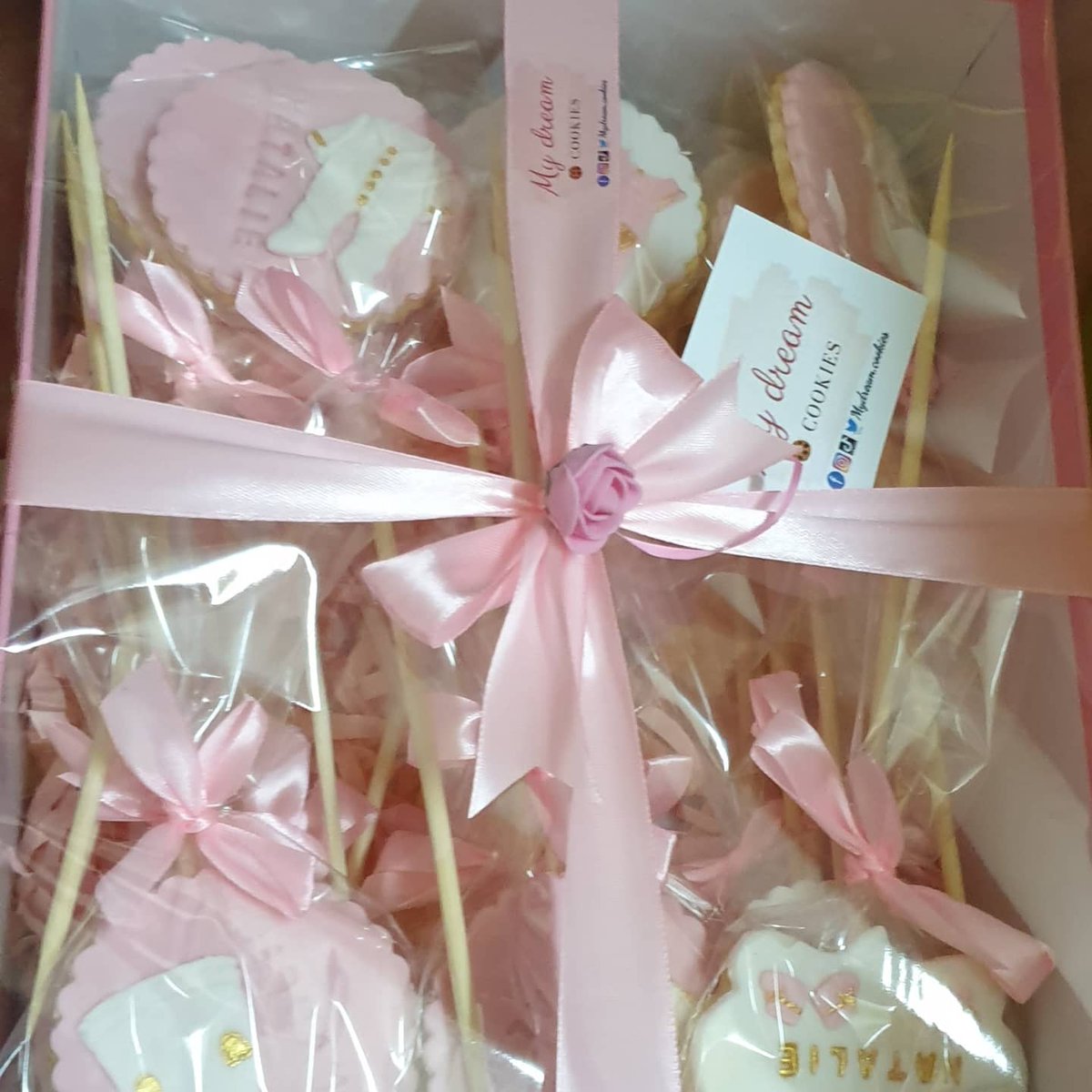 MydreamCookies's tweet photo. ❤كل حبة بمحبة❤
يسعدنا ان نقدم لكم اجمل قوالب كيك و جميع أشكال الكوكيز بطعم مميز 
#كيك #حفلات #مناسبات #اعيادميلاد #كوكيز #هدايا #بيبي 
#happybirthday #Cookies #celebrity #Cookies #food #explorer #Riyadh #deliciousfood #موسم_الرياض #سنونية #حفلات 
#Royalicing #RoyallcingCookies https://t.co/sJcjELPGjQ