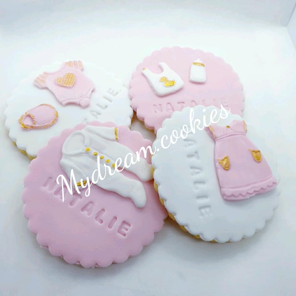 MydreamCookies's tweet photo. ❤كل حبة بمحبة❤
يسعدنا ان نقدم لكم اجمل قوالب كيك و جميع أشكال الكوكيز بطعم مميز 
#كيك #حفلات #مناسبات #اعيادميلاد #كوكيز #هدايا #بيبي 
#happybirthday #Cookies #celebrity #Cookies #food #explorer #Riyadh #deliciousfood #موسم_الرياض #سنونية #حفلات 
#Royalicing #RoyallcingCookies https://t.co/sJcjELPGjQ