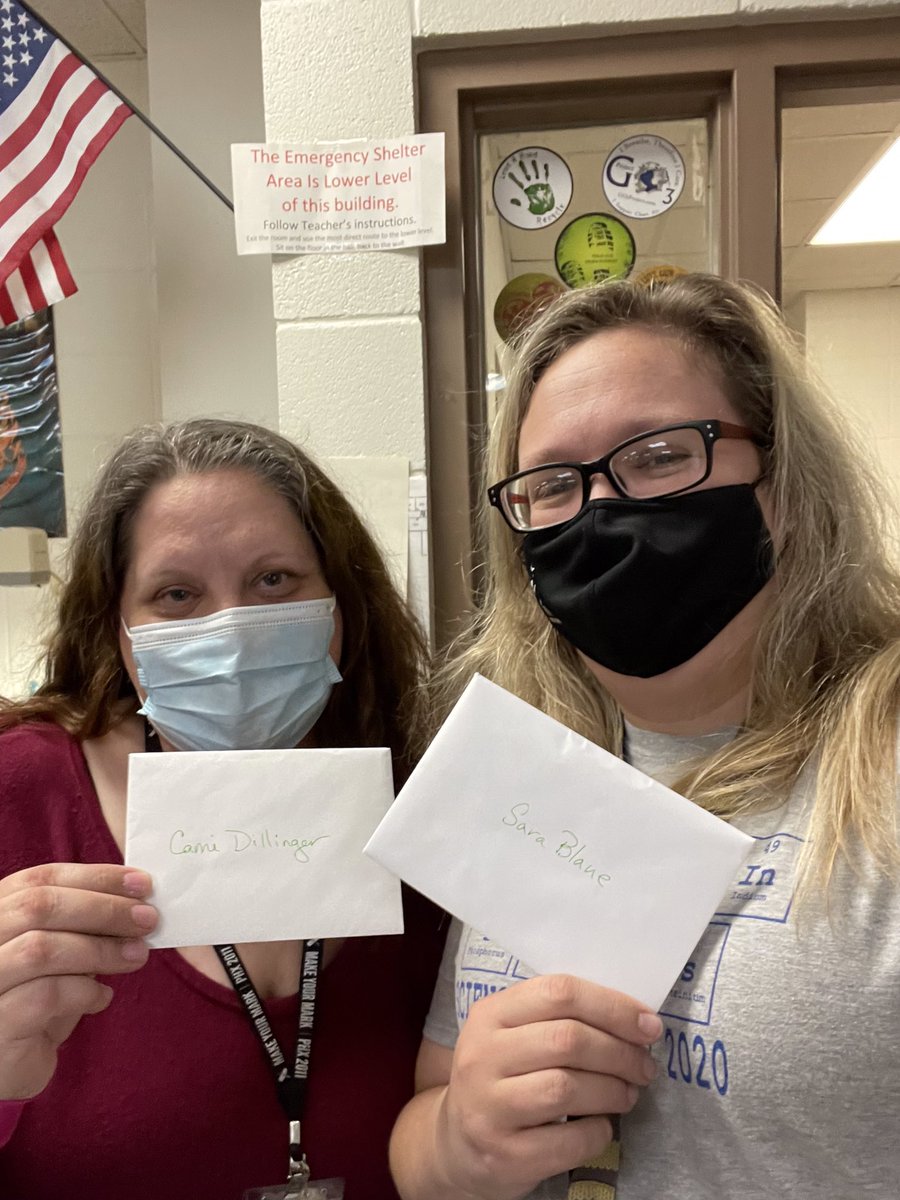 cjark06's tweet photo. We chose each other’s cards from the gratitude tree! Thanks for being an awesome teacher, Sara! #piratepride #notesofgratitude #gratitudetree #PipkinR12 @beckyash1113 https://t.co/VLsywK0upF