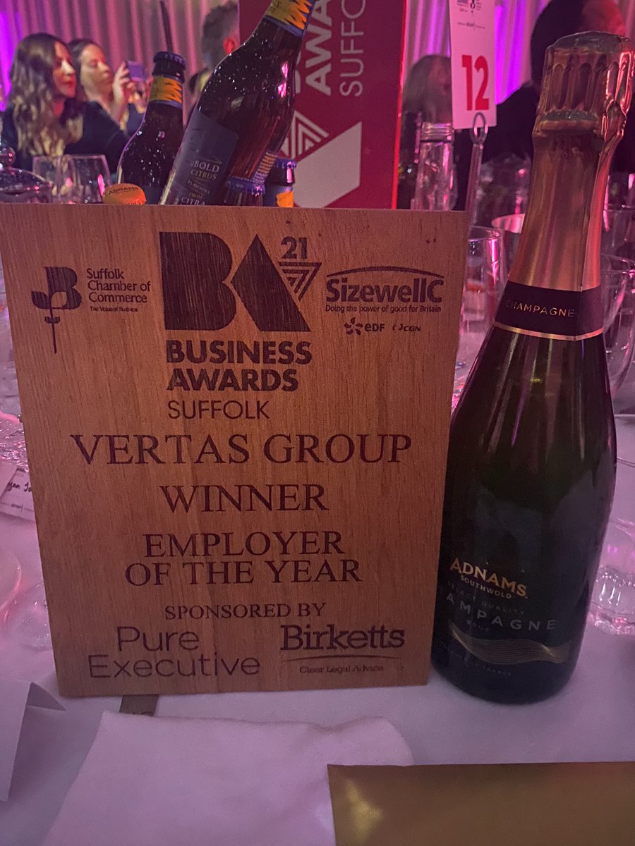VertasGroup's tweet photo. Our award 💚 #VertasFamily @EADTbusiness #SuffolkBusinessAwards https://t.co/kXS4JIfDiT