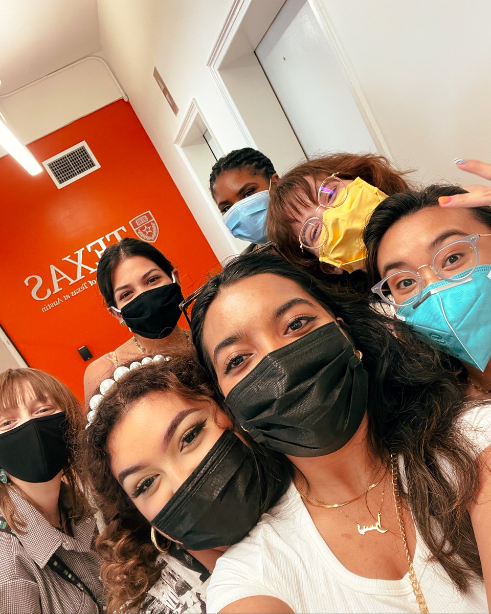UTNYProgram's tweet photo. #FallUTNY: With just a few weeks of the semester left, we don't even want to think about saying goodbye to all of our incredible Fall 2021 students! 😭 https://t.co/P0HHhaIrTD