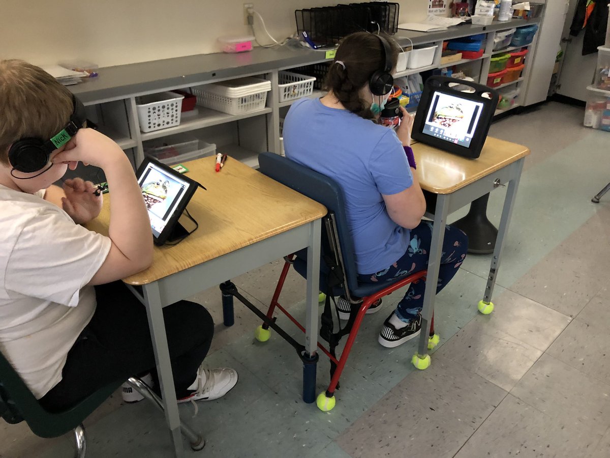 NobleQEPS's tweet photo. We loved learning about different animals and getting to dissect owl pellets from @6Weglarz. So many cool bones to uncover! #ecovisit #speced #GECDSGAINS @MDBennieBulldog https://t.co/eyXsCb0SpR