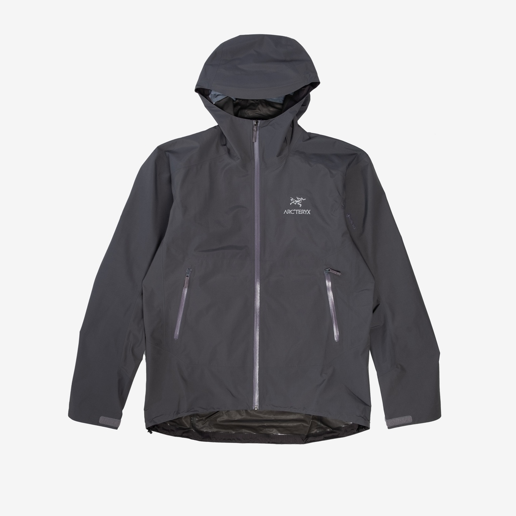 OTHboutique's tweet image. Superlight, packable and designed for unpredictable weather, the @arcteryx ZETA SL Shell Jacket is now available in Wildchild (orange) and Microchip (grey) in-store and online at offthehook.ca 

| offthehook.ca/products/m-zet…

#othboutique #arcteryx #shelljacket #zetasl