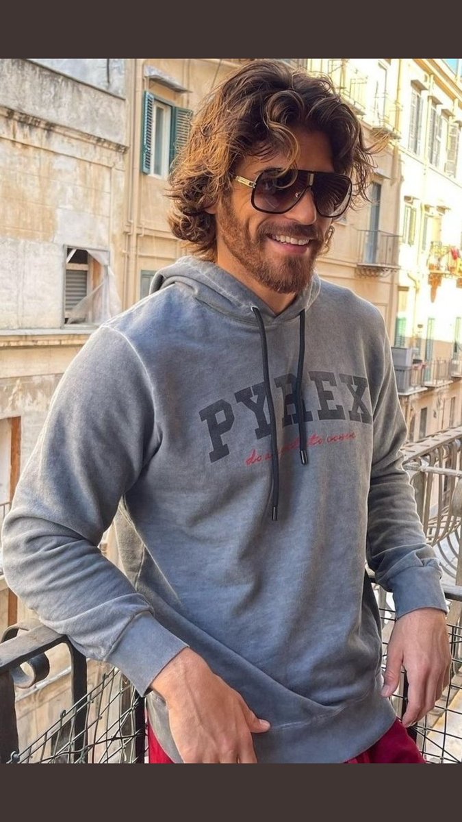 CanYamanozge's tweet photo. #CanYaman
#ÖzgeGürel
#PyrexOriginal https://t.co/AdnDGDQU8c