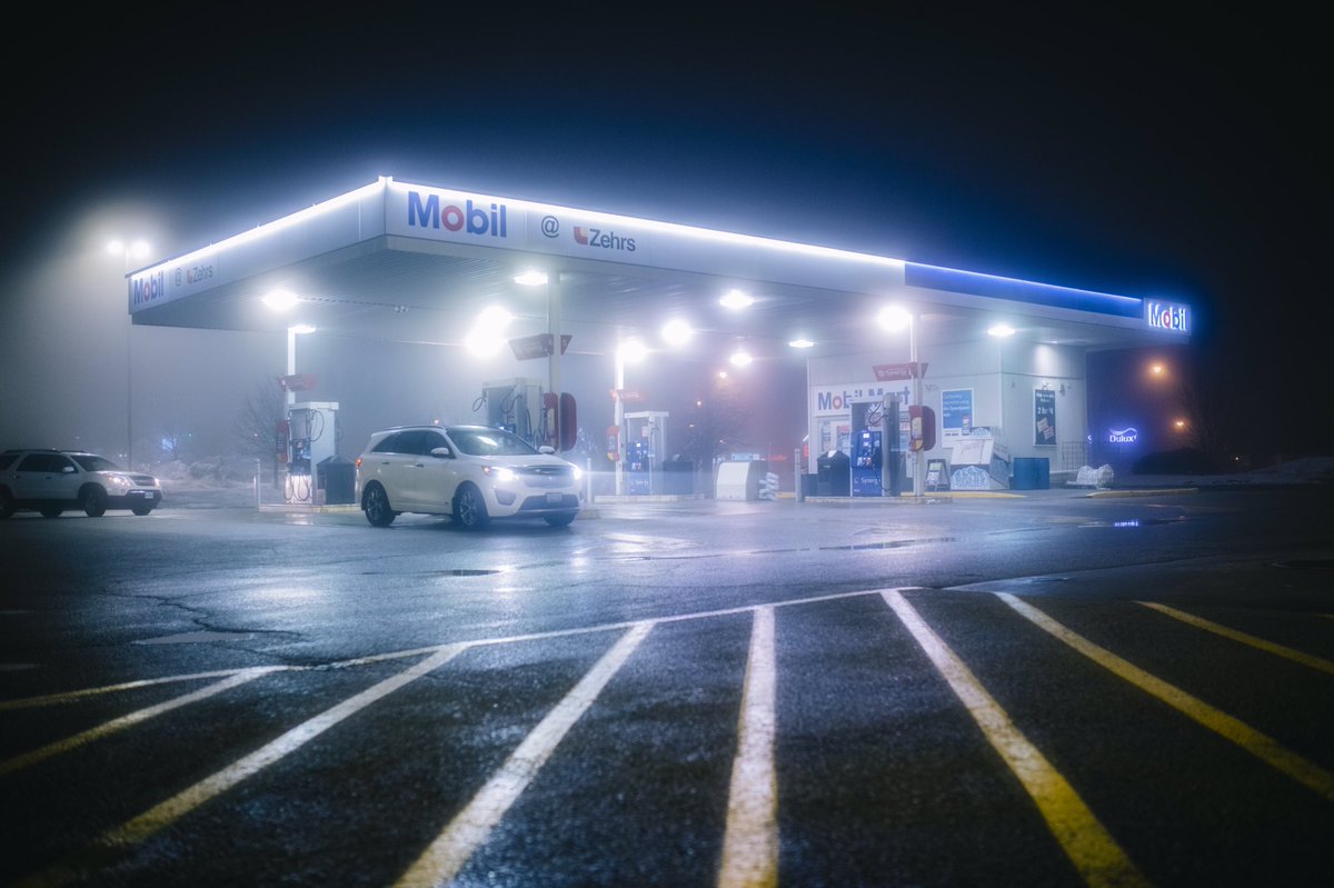 Are gas station photos a thing on Twitter?  Or is that just an Instagram thing? 

@weathernetwork @ThePhotoHour #PhotoOfTheDay #CanadianPhotography