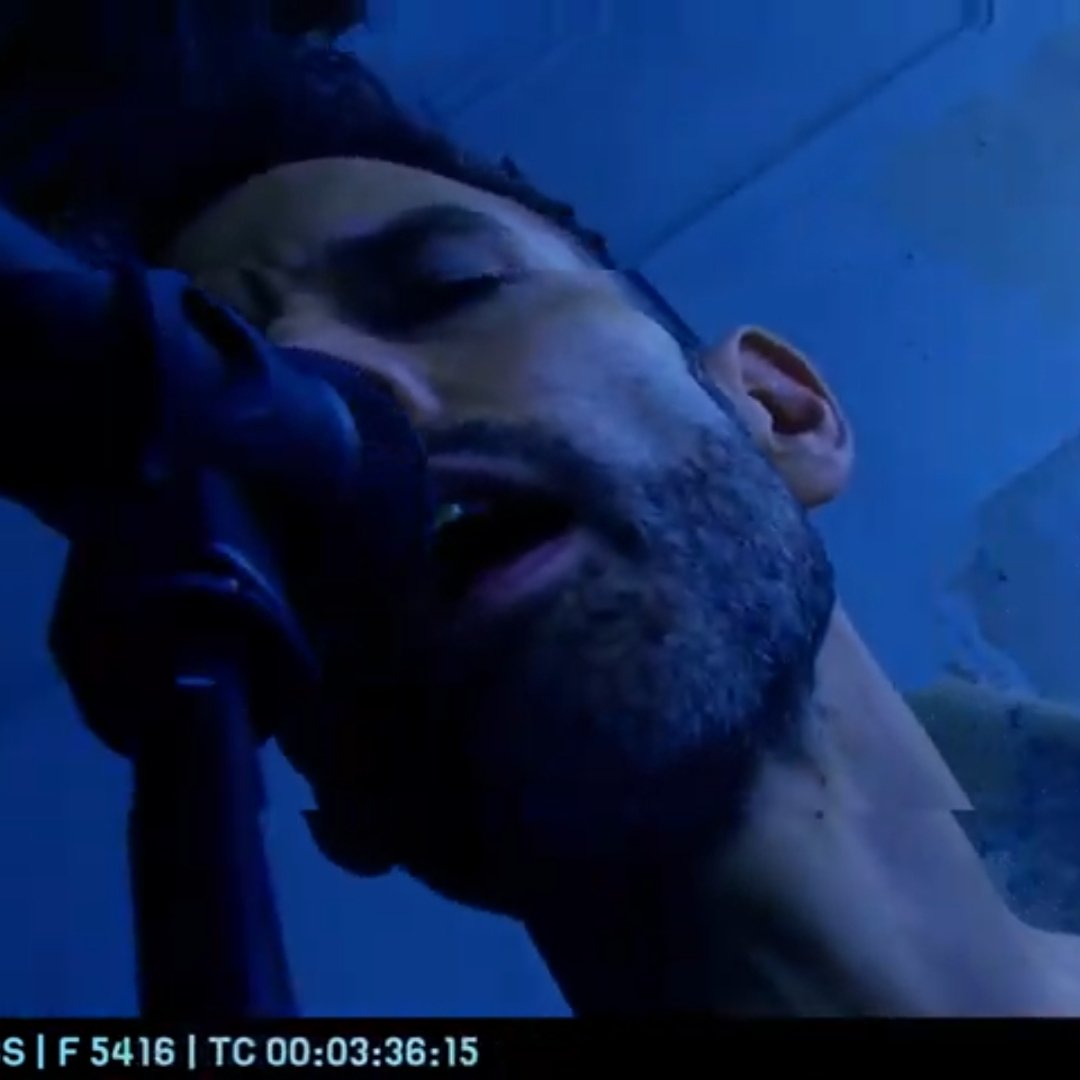 thefeelingslide's tweet photo. β¨π @stefanolsdal πβ¨πΆ #StefanOlsdal #Placebo #SurroundedBySpies #PlaceboNewSingle #PlaceboVideo #NeverLetMeGo https://t.co/KESqCTukKj