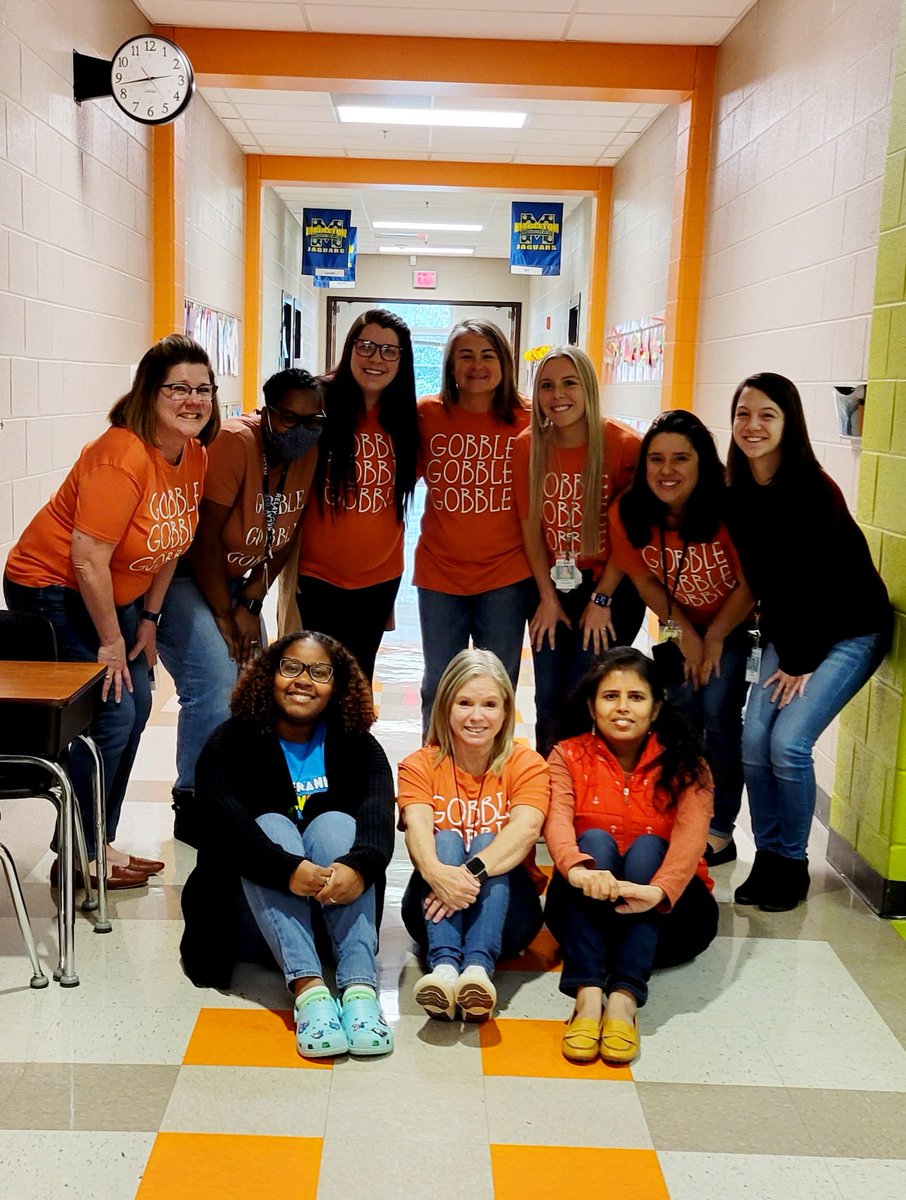 ekmommy's tweet photo. Thankful for the BEST team to work with @MabletonES 
#UltimateLearningExperience
@msashtonwillia1 @SettleBetsy @Tullys2ndGrade https://t.co/beVv5xOvxh