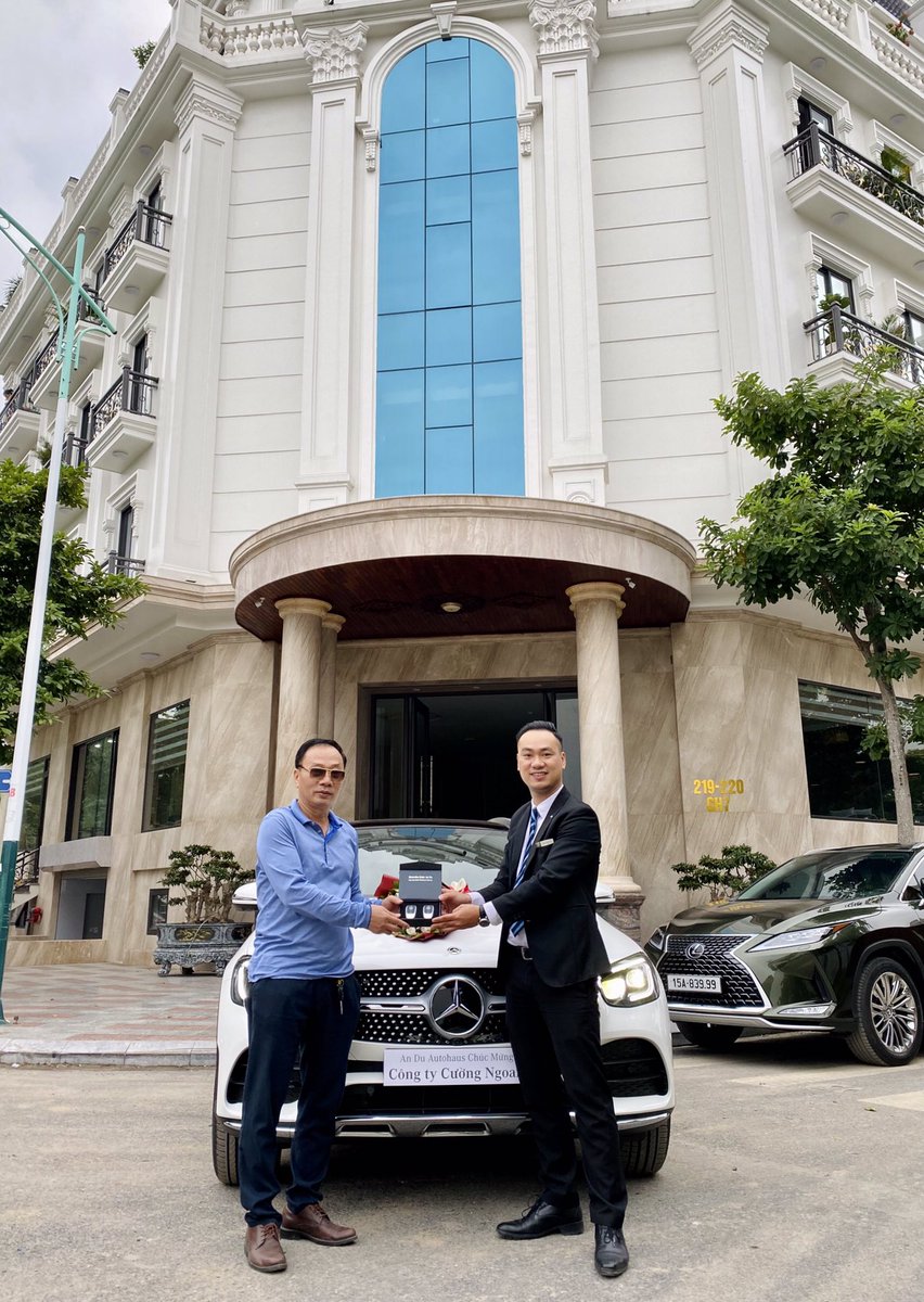 🚗Tranh thủ chương trình Ưu đãi lớn nhất của MercedesBenz trong năm giao nhanh chiếc xe GLC300 đến với Quý khách hàng
🎉Chúc mừng gia đình, Chúc anh chị mạnh khoẻ may mắn và mỗi năm ủng hộ cho em thêm 1 xe
🚗🚗🚗🚗🚗

#GLC300
#GLC300AMG
#GLC300_4matic
#Giamercedes