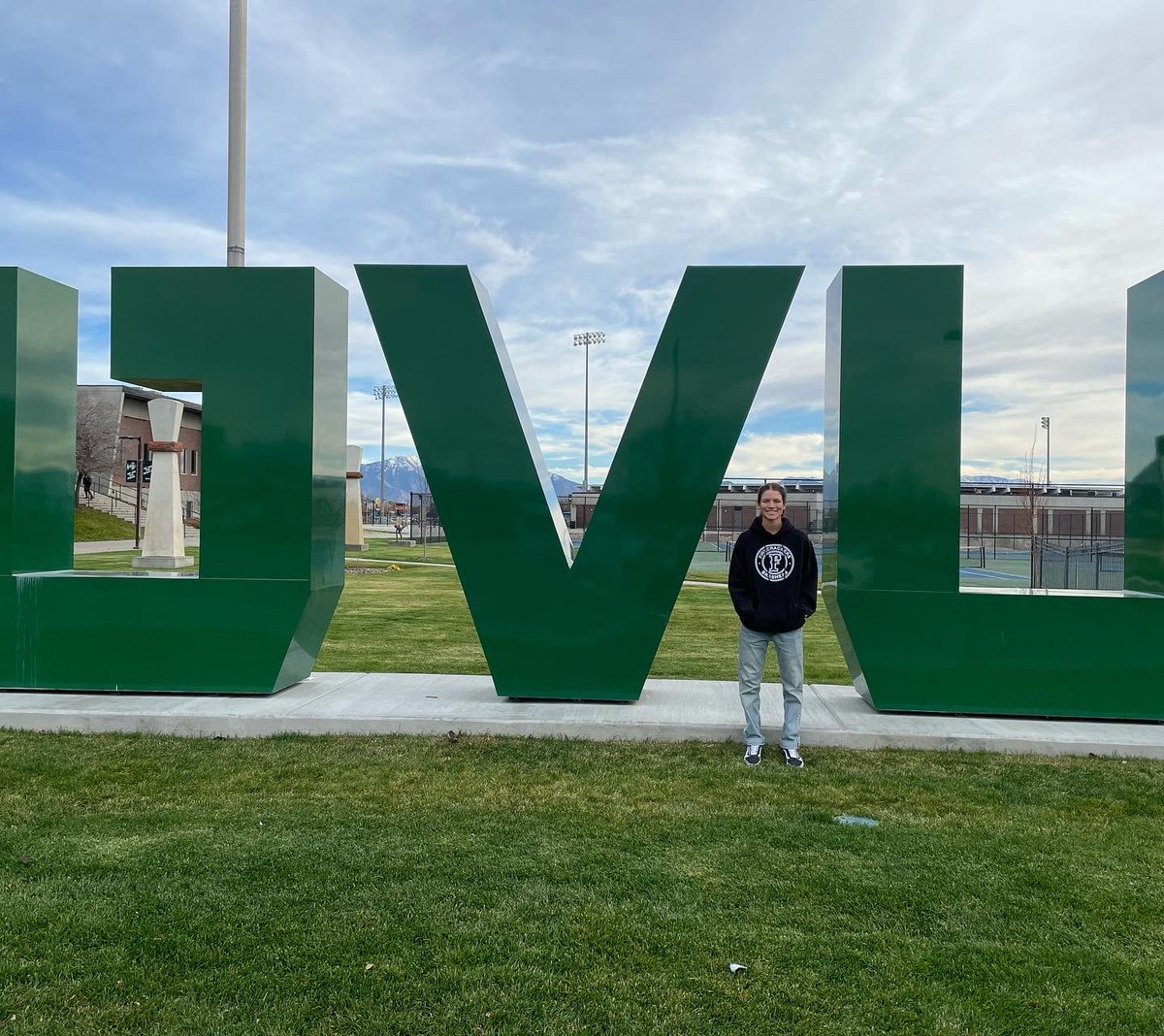 britneymorenooo's tweet photo. So grateful and excited for this💚 

@FCBrashear @LaHabraHS @coachCThomson @sammduran28 @alliejo27 https://t.co/OdrunBvh4h