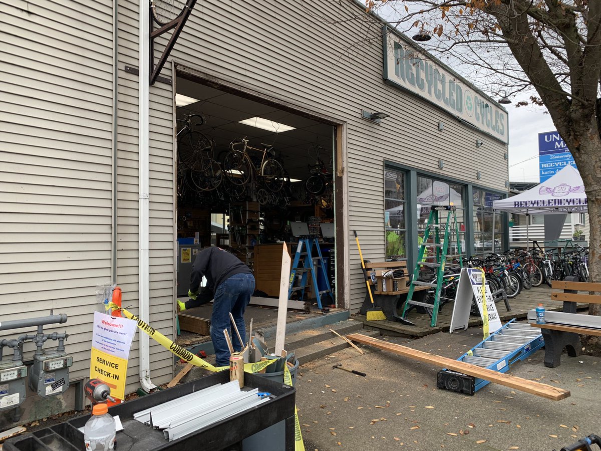 recycledcycles's tweet photo. New entry doors being installed. https://t.co/vZrwsDrAjC