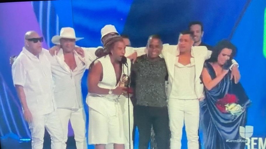 Mov_sanisidro's tweet photo. ¡Patria y Vida gana otro Latin Grammy! Mejor canción del año. #PatriaYVida #LatinGRAMMY #CubaLibre #MSILibre https://t.co/HsmBx4X7zi