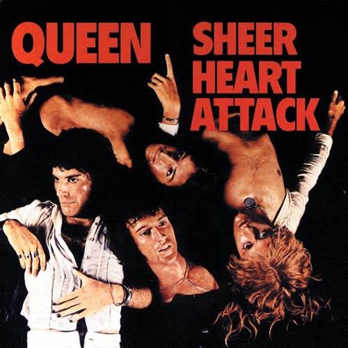 Infelizmente hoje perdemos uma lenda, Mick Rock. Mick trabalhou com grandes estrelas e produziu diversos ensaios do Queen, inclusive as icônicas capas dos álbuns Queen II e Sheer Heart Attack. 
Sua genialidade e criatividade eram incomparáveis, fará muita falta.