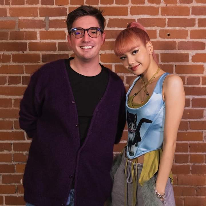 #Lisa Đã có ai bỏ lỡ không á .  Trương trình này bảo bối nhìn cưng xĩu 🤭😘🥰🥰