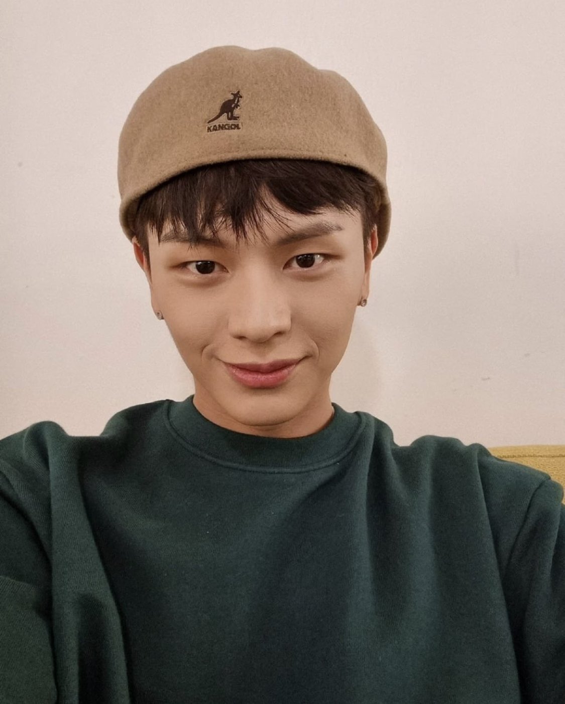 BTOB ファンミーティング グッズ MD スウェット L BTOB ファンミーティング グッズ MD スウェット L