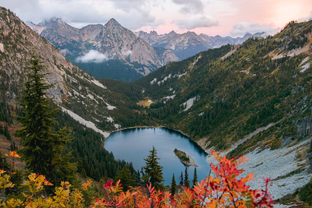 ShonPurdy's tweet image. The many lakes of Washington State