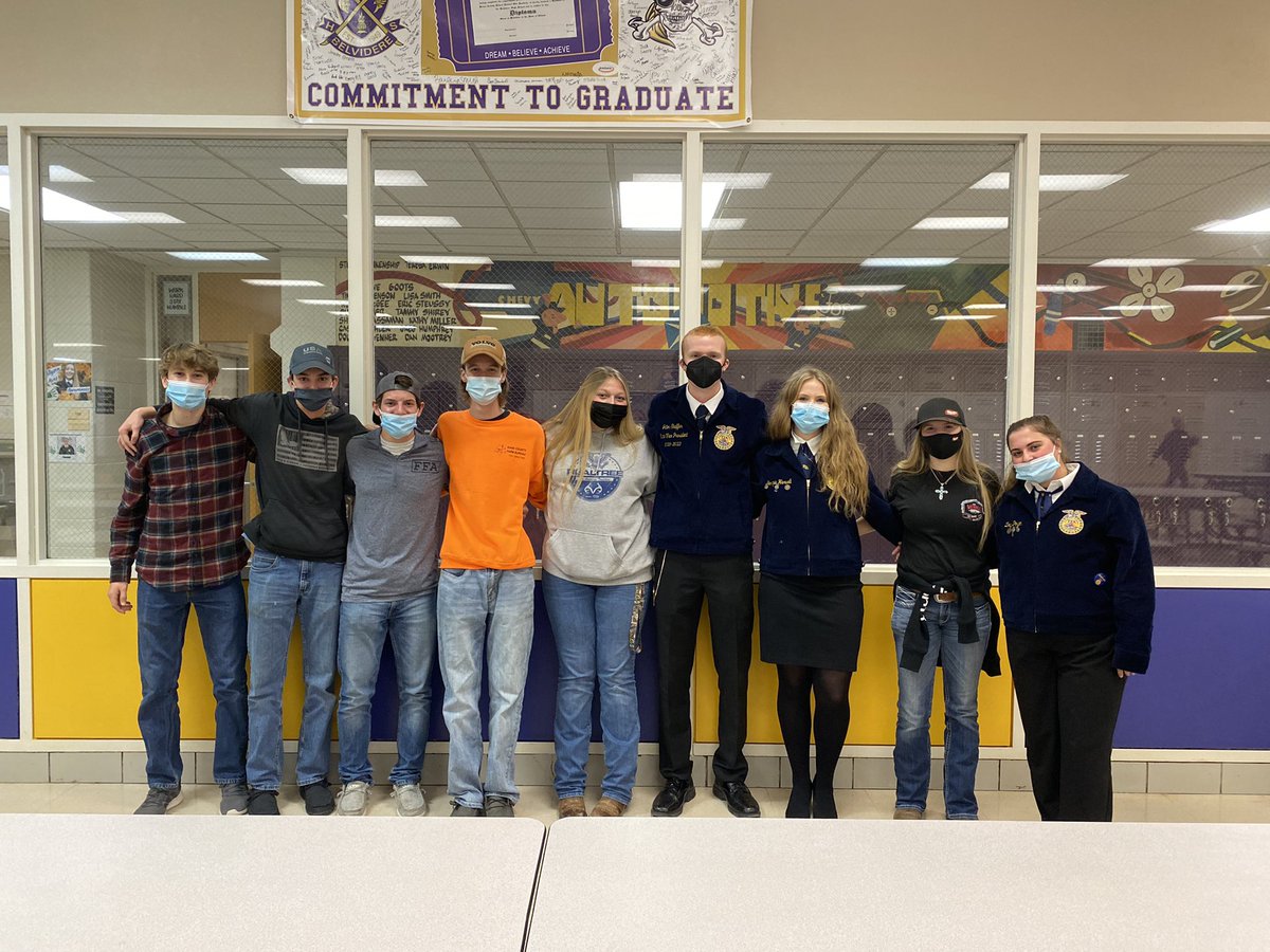 kanelandffa's tweet photo. LTS week &amp; chapters visits have been a blast! Thank you to the Section team and the Illinois FFA Vice President for making it so memorable &amp; teaching all FFA members about their values in life! https://t.co/ZhTe1o2kWP
