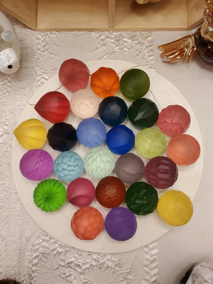 If you're looking for something fun to do this weekend come check out some local artists and their handmade goods. Get your Christmas shopping done <a href="/handmadehere/">Hand Made Here</a> amazing work by Taygan Crapo