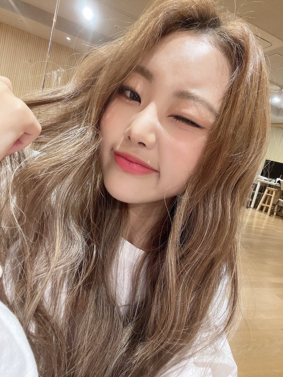 hi this a new acc dedicated to billlie’s sheon a.k.a kim suyeon of girls planet 999 , i will be posting updates abt her pls rt to spread this acc !!    

#WelcomeToBilllieSHEON ❤