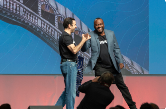 CXAI1000's tweet photo. Why would this @ATT video of #Afiniti &amp; #ziachishti &amp; @Avaya be taken down? 🤔😮😬

Are you going to take down this picture of @anthonyetuggle &amp; #ziachishti next? @OrlandoJHampton since "Anthony has long been a friend to @afiniti" can you clear this up?

https://t.co/qCIh7uPthA https://t.co/r93iArXswE