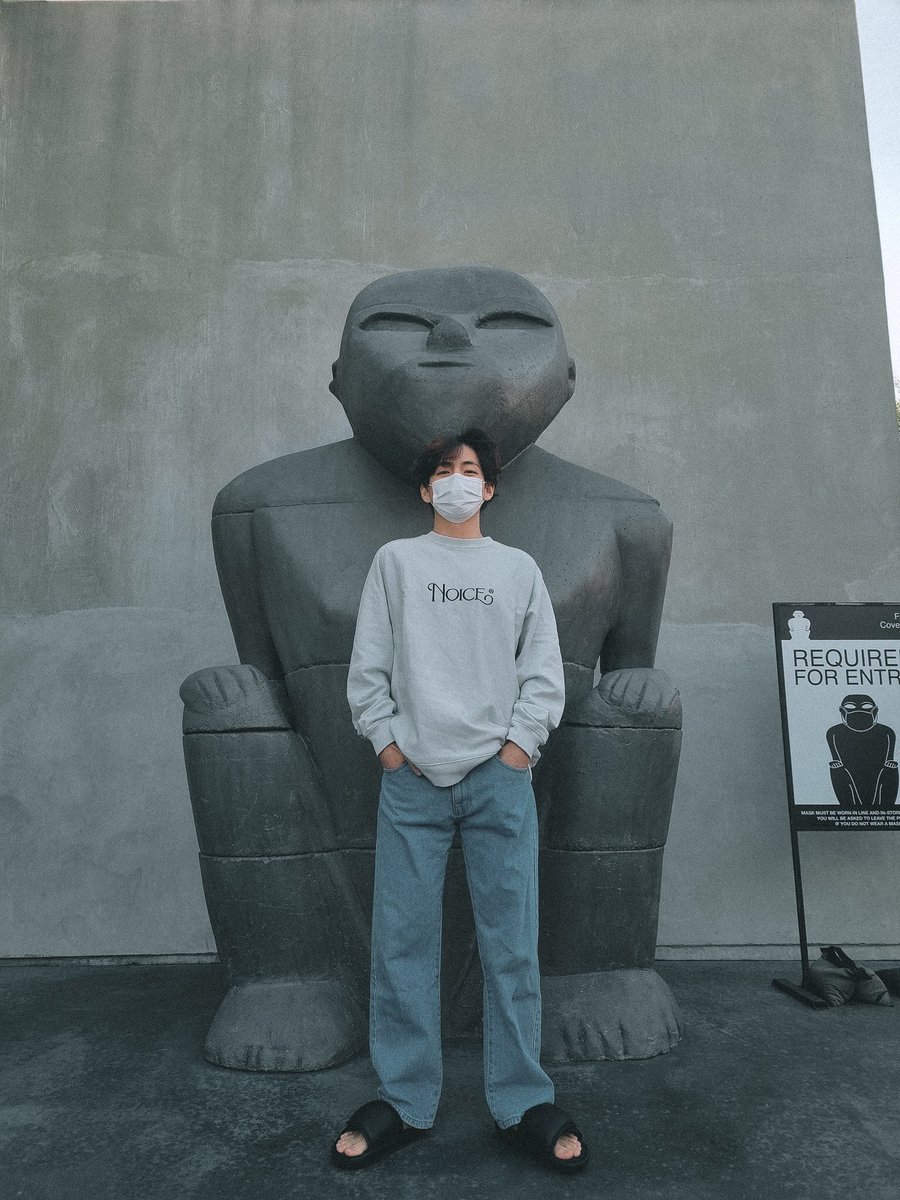 taeteland's tweet photo. OMG LOOK AT TAEHYUNG 🥺 https://t.co/aUO6h78ZMH
