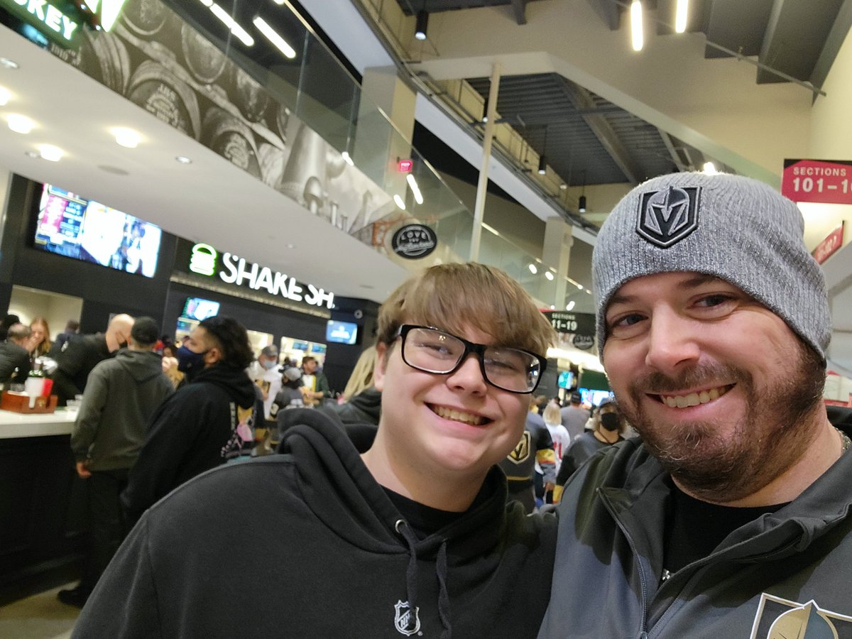 dchs30135's tweet photo. #VegasBorn Sons first hockey game https://t.co/uPC6uPU0TH