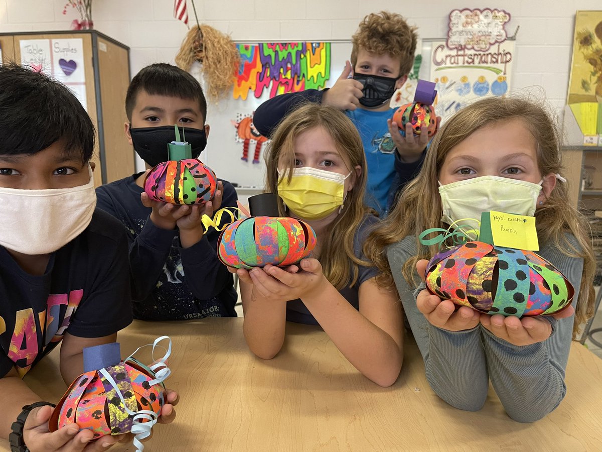 heidi4art's tweet photo. Loving these Yayoi Kusama pumpkins in the art room!
@missfreyberger @Discovery_elem https://t.co/7hBssEfm6F