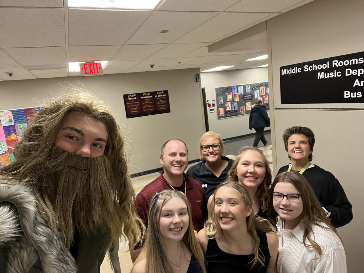 Good Luck to GHS Far Off Broadway Tonight, Super Proud of Our Ballers Putting Work In On the Stage #SpoilerPride #BigFish