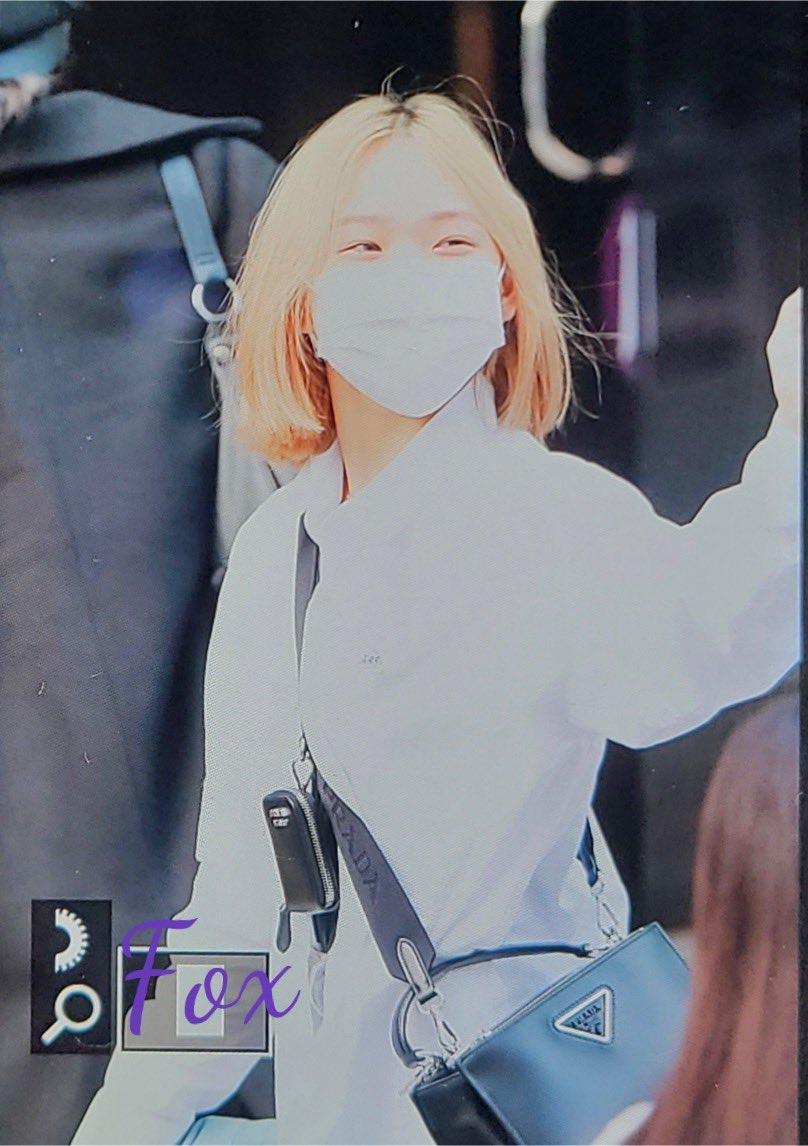 huiyeuon's tweet photo. A new preview taken by the expert, fox masternim. Semi bare-faced but I guess you can still see the smile through my eyesmiles. Anyway how are you everyone? I missed you! https://t.co/pzt41iqj14