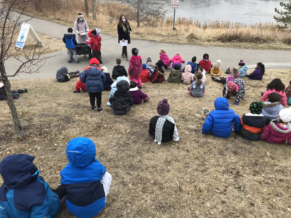 Grade 1&amp;2 #frenchimmersion visit the pond as often as we can on Thursday afternoons. We combine some physical education with art, science and of course French!!! Today we learned all the different things that a line can be and do. #rvsfi <a href="/EastLakeRVS/">East Lake School</a> <a href="/rvsed/">Rocky View Schools</a> <a href="/MmeSiddall/">Mme Siddall</a>