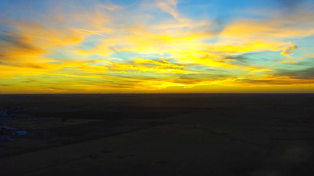 JohnHarrisWx's tweet photo. Beautiful Tx and Ok Panhandle Sunsets #sunset #sunsetphotography #phwx #okwx #MyPampa #MyGuymon https://t.co/JOXLu6fvo2