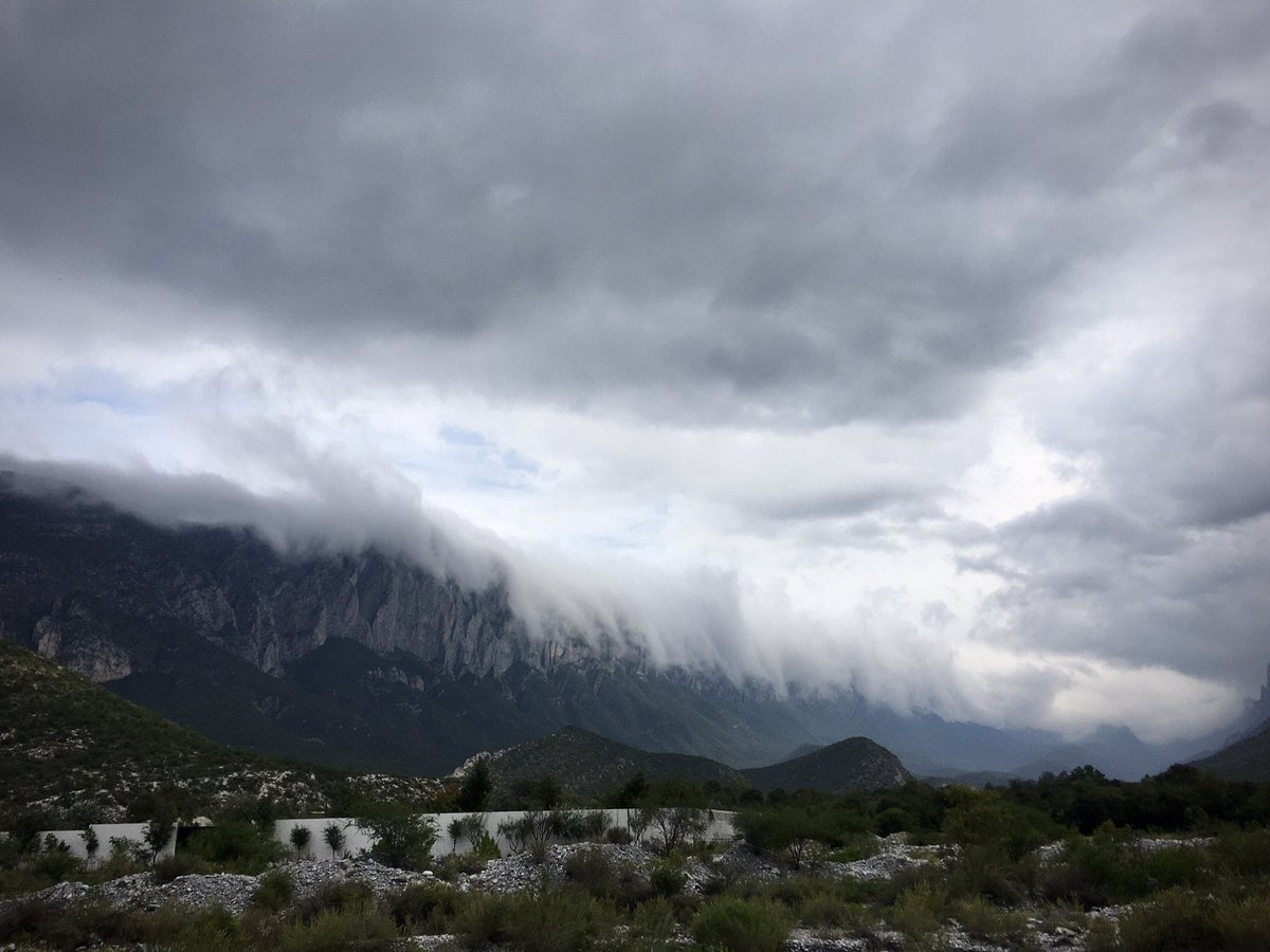 davesilvermetal's tweet photo. Monterrey has some epic mountains. I didn’t expect anywhere in Mexico to look like this, kept thinking I was in the Lake District...A pleasant way to conclude my trip. Dallas, Texas - Hollywoo-ood tomorrow. 🤘🏻 https://t.co/qck1gmWHph