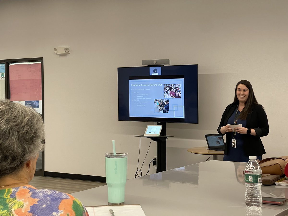 iConMPSAZ's tweet photo. #Q2iCON is off and running at Mountain View! Educators across the @mpsaz district are engaging in discussions about Smith school of inquiry, Thinking routines and writers workshop! Thank you to @RhodesMPSAZ teacher Allison Hamilton for our keynote #MPSiCON https://t.co/XuS1kpE4HM