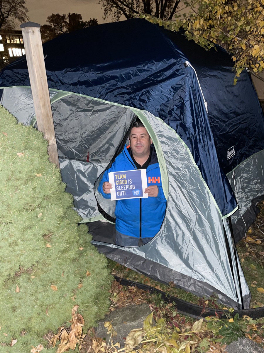 dastanfo's tweet photo. Sleeping out in support of @CovenantHouseTO #ExecSleepOut #ExecSleepOutTO @CiscoCX @CiscoCanada https://t.co/1piiAkyiHS