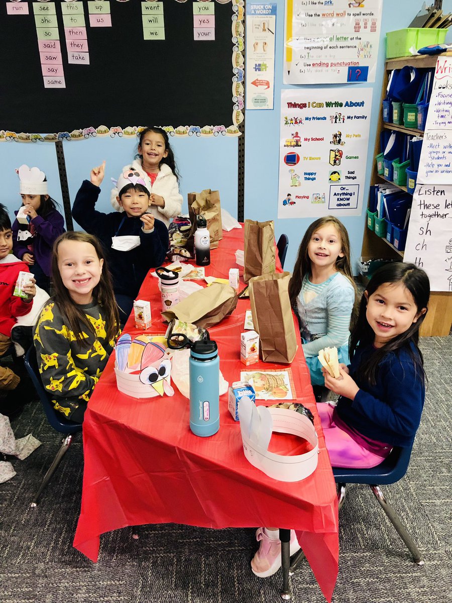MrsHarrisRES's tweet photo. Thankful for my 1st grade turkeys!!! Our class family enjoyed a lovely early Thanksgiving feast together today! It was such a special day! #frommetowe @RosemeadeSoars @CFBISD @drdanawest https://t.co/qLLX8ddyqR