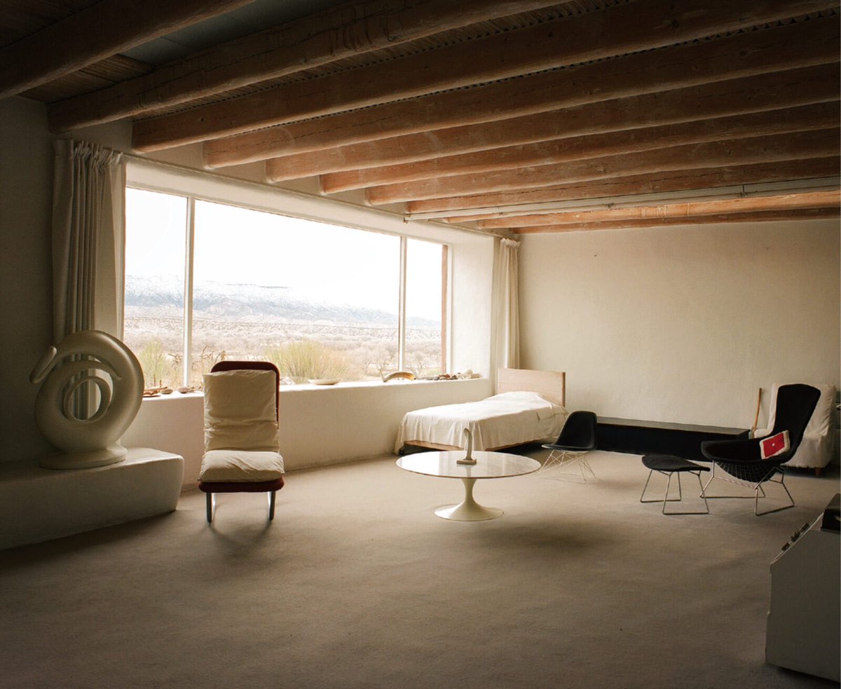 ジョージア・オキーフと彼女の家々 ジョージア・オキーフの家。ニューメキシコに造った自邸は、彼女の