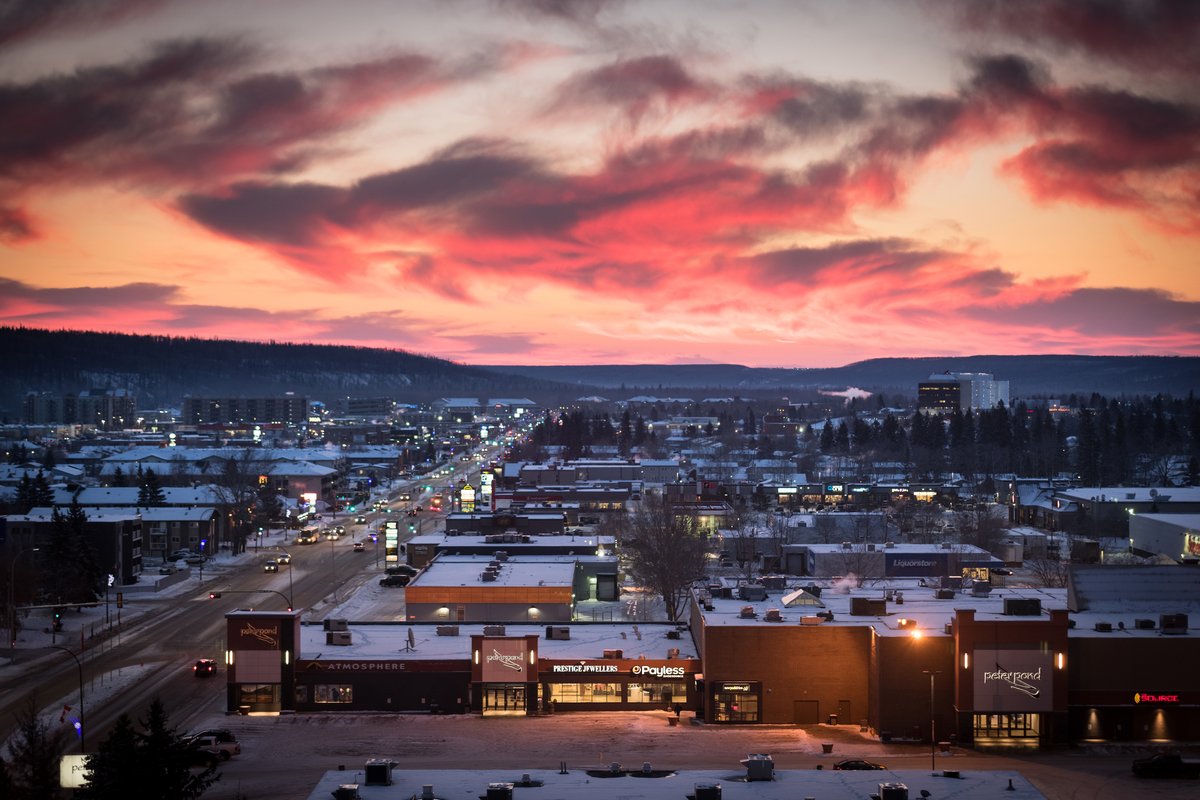 Did you know a new committee has been formed to help support the labour market in #FMWB? We’re excited to be collaborating with multiple partners. Learn more about the Regional Labour Market Committee here: bit.ly/3oGH3Uz