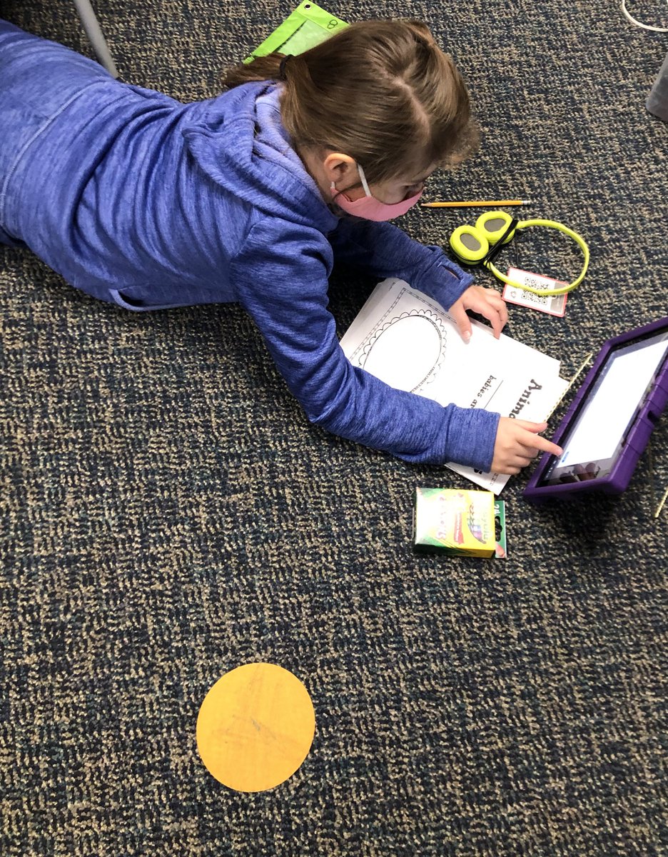 Mason_rm9's tweet photo. Hard at work on our animal research projects!💜 @GCEgators @PrincipalGCE @BoHill24 @WayneTwpSuper https://t.co/6t6CPNyn3Z
